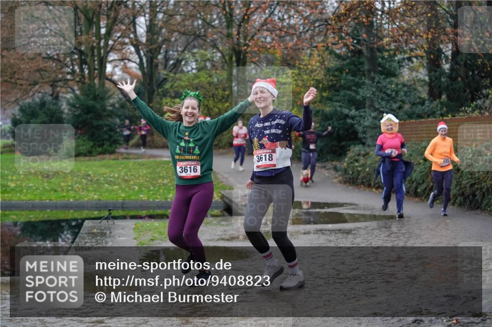 07.12.2025 - St. Pauli X-Mass-Run No. 15 Michael Burmester http://msf.ph/oto/9408823 07.12.2025 11:26:52 Laufen 3616, 3618 meine-sportfotos.de