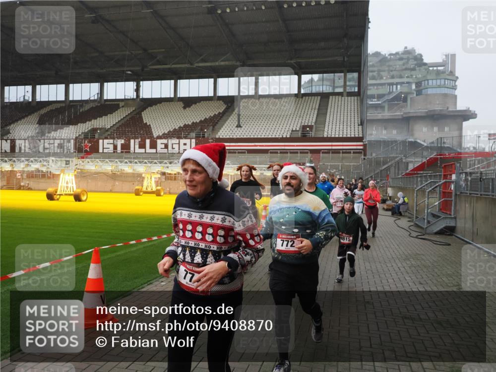 07.12.2025 - St. Pauli X-Mass-Run No. 15 Fabian Wolf http://msf.ph/oto/9408870 07.12.2025 11:08:01 Ziel 271, 286, 293, 629, 635, 653, 772, 774, 1107, 1123, 1129, 1226, 1230, 1249, 1342, 1355, 1378, 1381, 1382, 1383, 1439, 1441, 1460, 1520, 1525, 1809, 1810, 1812, 4798, 4815 meine-sportfotos.de