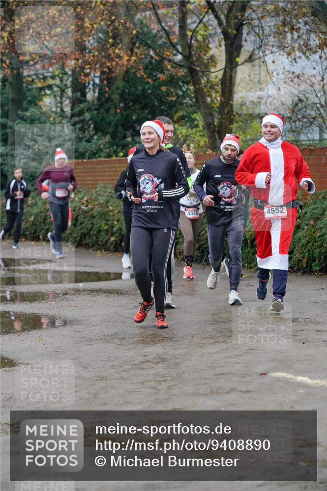 07.12.2025 - St. Pauli X-Mass-Run No. 15 Michael Burmester http://msf.ph/oto/9408890 07.12.2025 09:44:37 Laufen 4556, 4552 meine-sportfotos.de