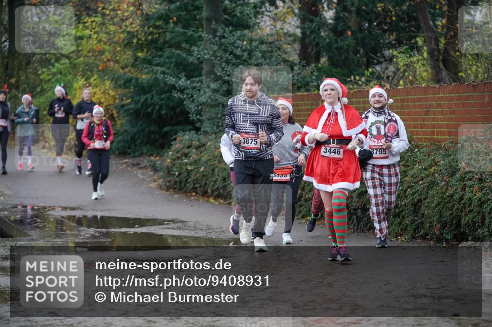 07.12.2025 - St. Pauli X-Mass-Run No. 15 Michael Burmester http://msf.ph/oto/9408931 07.12.2025 11:27:06 Laufen 3875, 3446, 3795 meine-sportfotos.de