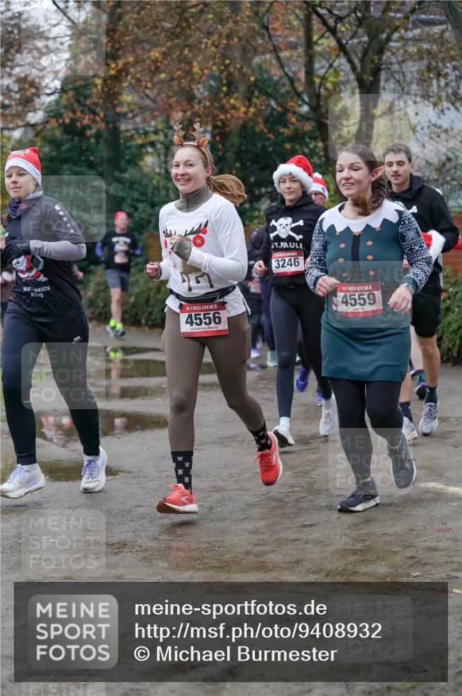 07.12.2025 - St. Pauli X-Mass-Run No. 15 Michael Burmester http://msf.ph/oto/9408932 07.12.2025 09:44:40 Laufen 15, 4556, 3246, 15, 4559 meine-sportfotos.de
