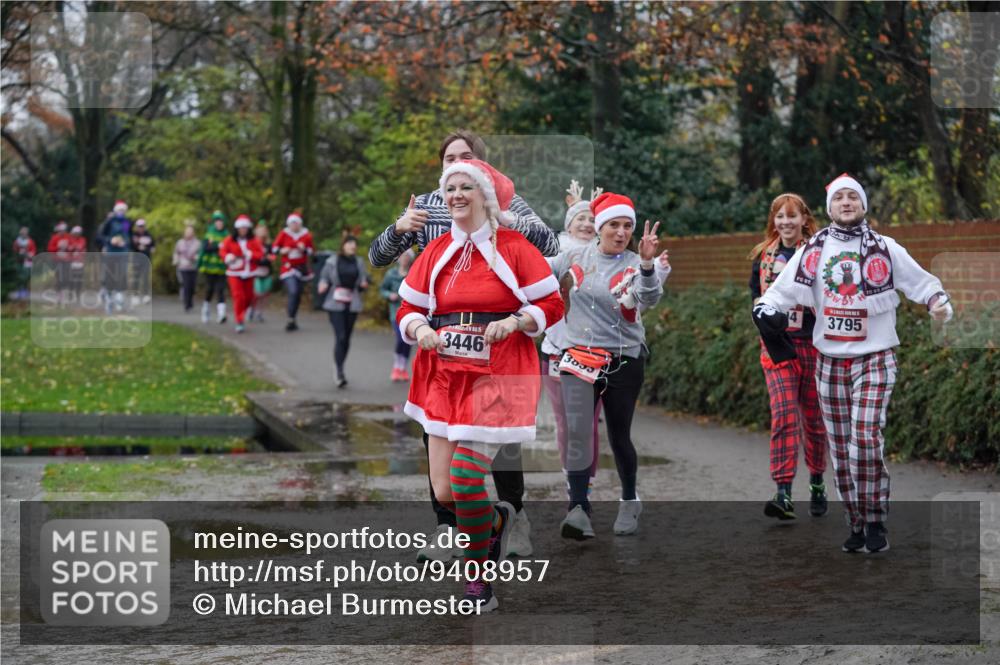 07.12.2025 - St. Pauli X-Mass-Run No. 15 Michael Burmester http://msf.ph/oto/9408957 07.12.2025 11:27:08 Laufen 3446, 3853, 3795 meine-sportfotos.de