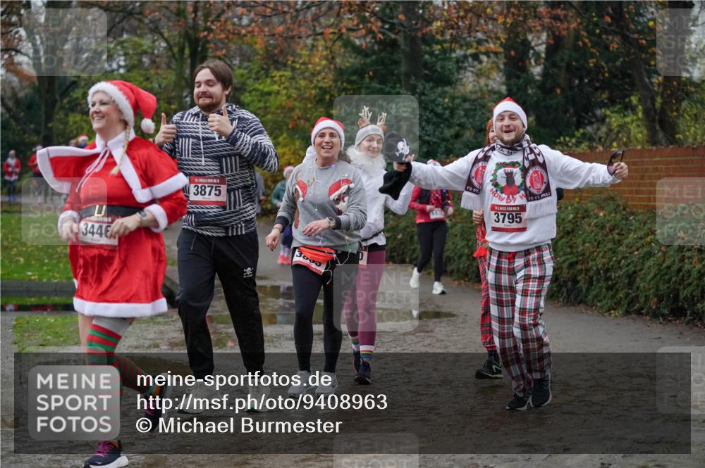 07.12.2025 - St. Pauli X-Mass-Run No. 15 Michael Burmester http://msf.ph/oto/9408963 07.12.2025 11:27:09 Laufen 3446, 5, 3875, 3795 meine-sportfotos.de