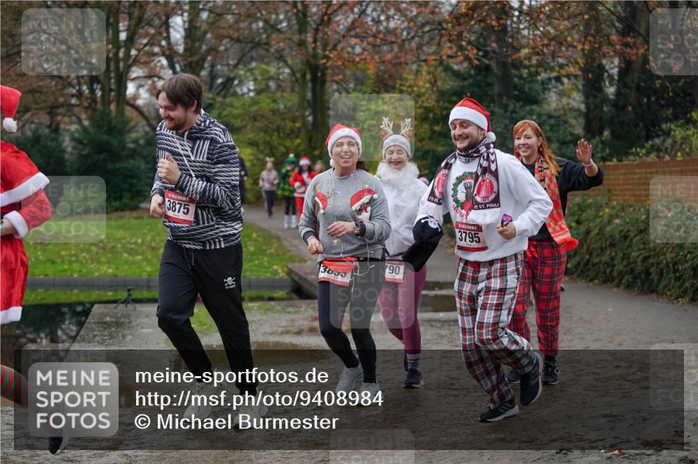 07.12.2025 - St. Pauli X-Mass-Run No. 15 Michael Burmester http://msf.ph/oto/9408984 07.12.2025 11:27:10 Laufen 3875, 3033, 790, 3795 meine-sportfotos.de