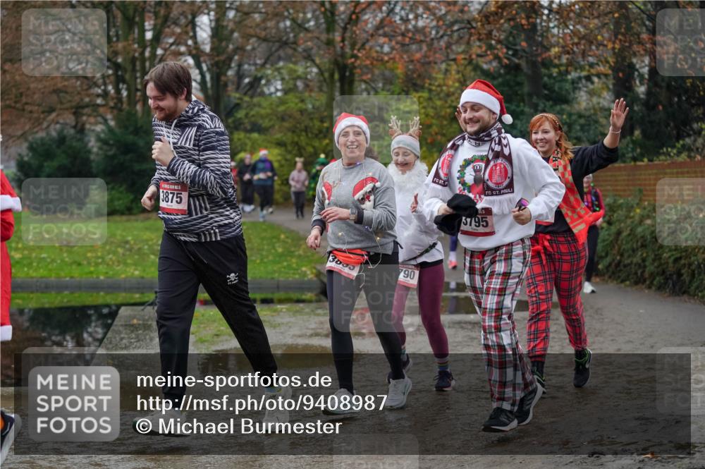 07.12.2025 - St. Pauli X-Mass-Run No. 15 Michael Burmester http://msf.ph/oto/9408987 07.12.2025 11:27:10 Laufen 3875, 790, 5795 meine-sportfotos.de