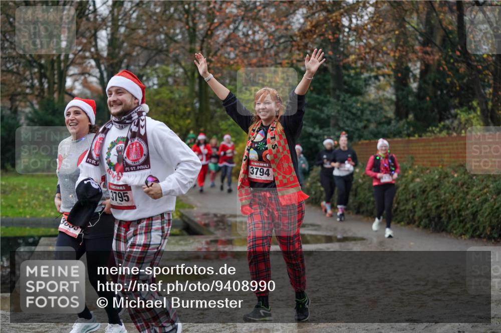 07.12.2025 - St. Pauli X-Mass-Run No. 15 Michael Burmester http://msf.ph/oto/9408990 07.12.2025 11:27:10 Laufen 940, 15, 3794, 3795 meine-sportfotos.de
