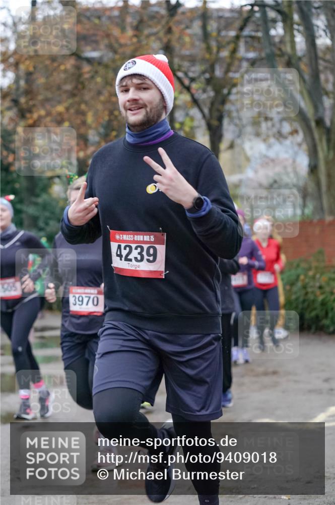 07.12.2025 - St. Pauli X-Mass-Run No. 15 Michael Burmester http://msf.ph/oto/9409018 07.12.2025 09:44:52 Laufen 505, 3970, 5, 4239 meine-sportfotos.de