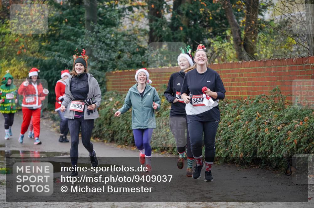 07.12.2025 - St. Pauli X-Mass-Run No. 15 Michael Burmester http://msf.ph/oto/9409037 07.12.2025 11:27:14 Laufen 2077, 3659, 3, 3650 meine-sportfotos.de