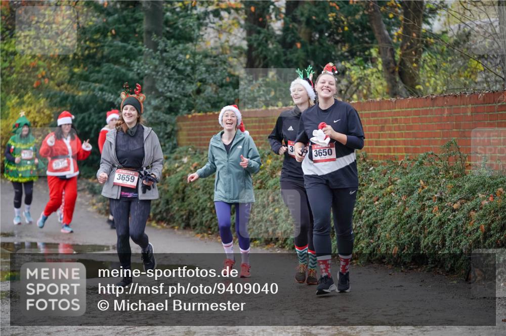07.12.2025 - St. Pauli X-Mass-Run No. 15 Michael Burmester http://msf.ph/oto/9409040 07.12.2025 11:27:15 Laufen 2077, 3659, 3, 3650 meine-sportfotos.de