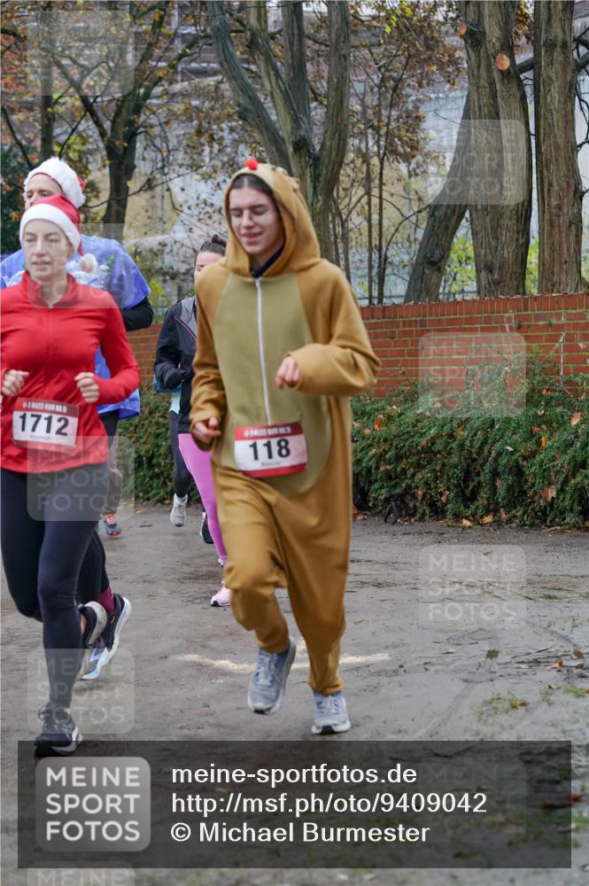 07.12.2025 - St. Pauli X-Mass-Run No. 15 Michael Burmester http://msf.ph/oto/9409042 07.12.2025 09:44:55 Laufen 1712, 118 meine-sportfotos.de