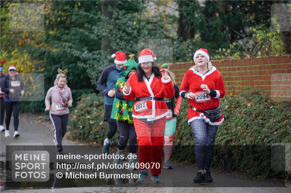 07.12.2025 - St. Pauli X-Mass-Run No. 15 Michael Burmester http://msf.ph/oto/9409070 07.12.2025 11:27:19 Laufen 3499, 2077, 2094 meine-sportfotos.de