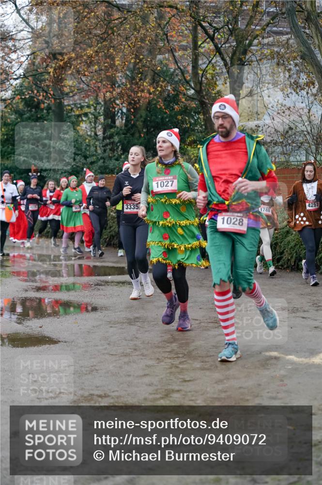 07.12.2025 - St. Pauli X-Mass-Run No. 15 Michael Burmester http://msf.ph/oto/9409072 07.12.2025 09:44:59 Laufen 4235, 3335, 1027, 1028, 4251, 1788 meine-sportfotos.de