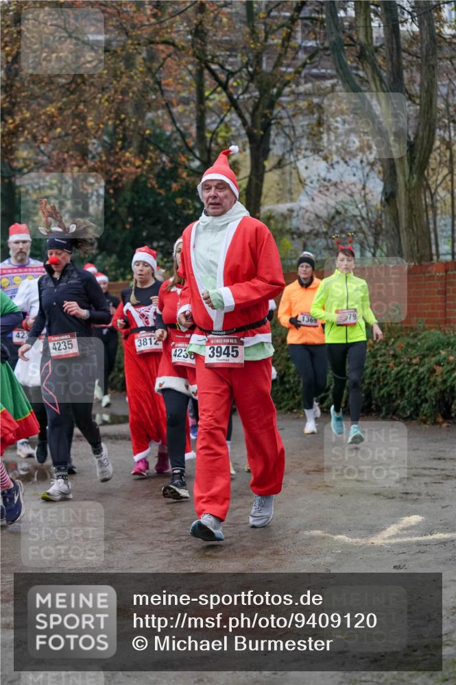 07.12.2025 - St. Pauli X-Mass-Run No. 15 Michael Burmester http://msf.ph/oto/9409120 07.12.2025 09:45:06 Laufen 42, 4235, 3812, 4238, 15, 3945, 1369 meine-sportfotos.de