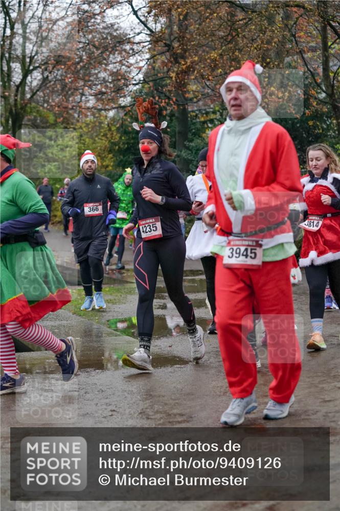 07.12.2025 - St. Pauli X-Mass-Run No. 15 Michael Burmester http://msf.ph/oto/9409126 07.12.2025 09:45:06 Laufen 366, 93, 4235, 3945, 3814 meine-sportfotos.de