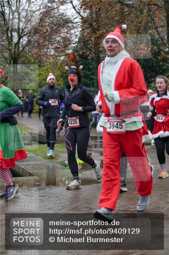 07.12.2025 - St. Pauli X-Mass-Run No. 15 Michael Burmester http://msf.ph/oto/9409129 07.12.2025 09:45:06 Laufen 366, 4235, 3814, 3945 meine-sportfotos.de