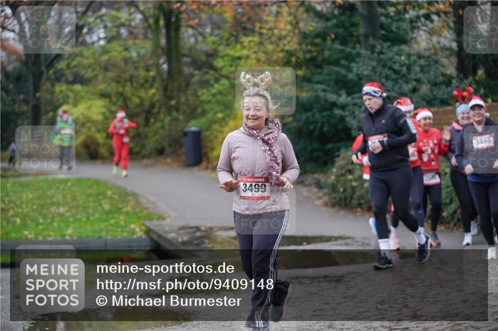 07.12.2025 - St. Pauli X-Mass-Run No. 15 Michael Burmester http://msf.ph/oto/9409148 07.12.2025 11:27:26 Laufen 15, 3499, 3498 meine-sportfotos.de