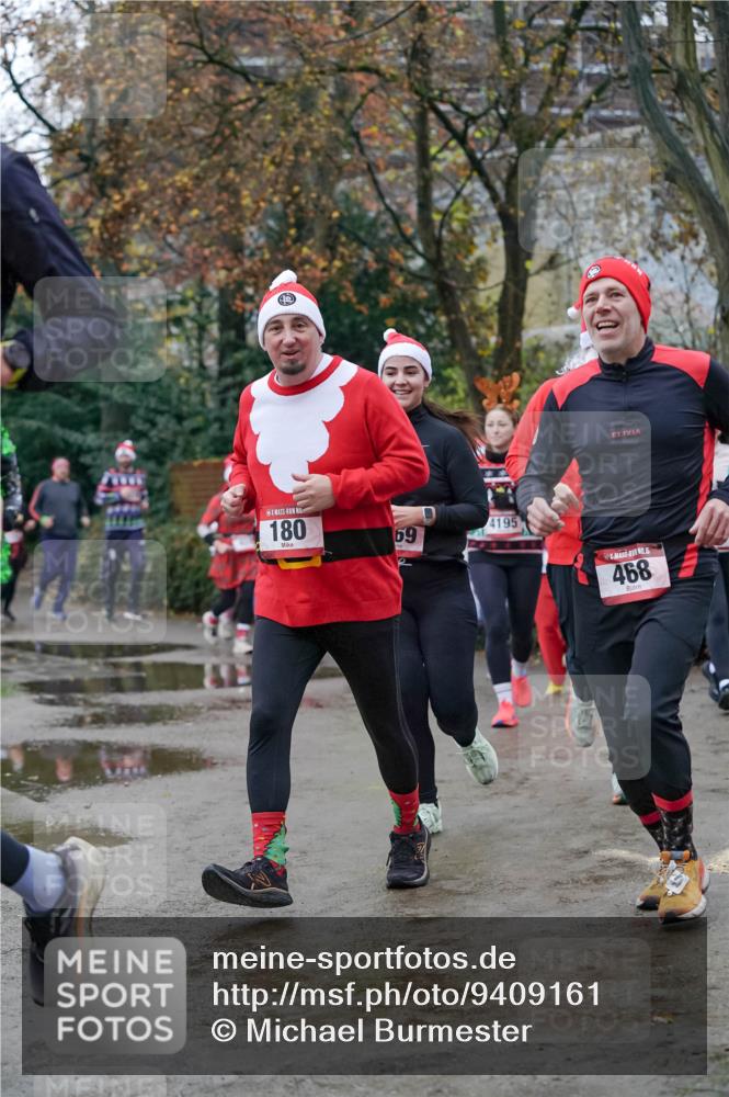 07.12.2025 - St. Pauli X-Mass-Run No. 15 Michael Burmester http://msf.ph/oto/9409161 07.12.2025 09:45:10 Laufen 180, 69, 4195, 468 meine-sportfotos.de