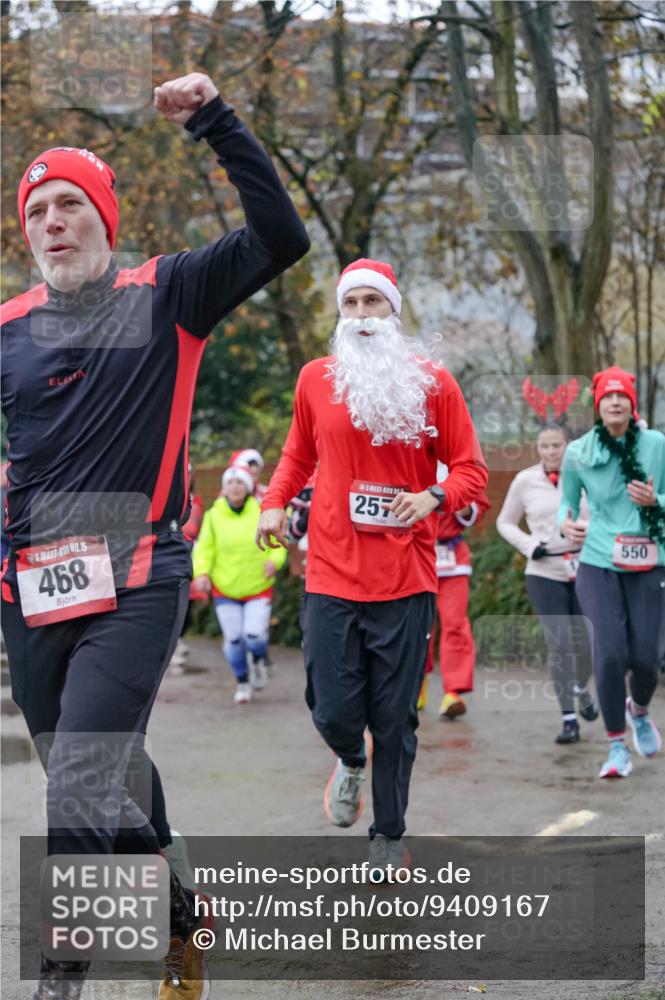 07.12.2025 - St. Pauli X-Mass-Run No. 15 Michael Burmester http://msf.ph/oto/9409167 07.12.2025 09:45:11 Laufen 468, 257, 550 meine-sportfotos.de