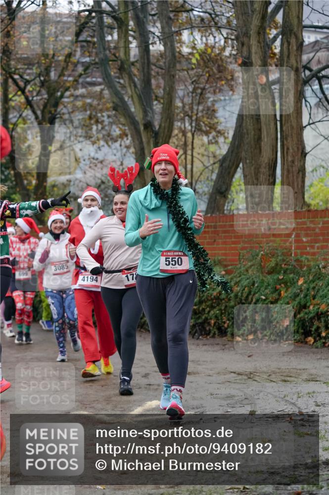 07.12.2025 - St. Pauli X-Mass-Run No. 15 Michael Burmester http://msf.ph/oto/9409182 07.12.2025 09:45:12 Laufen 699, 3085, 4194, 178, 550 meine-sportfotos.de