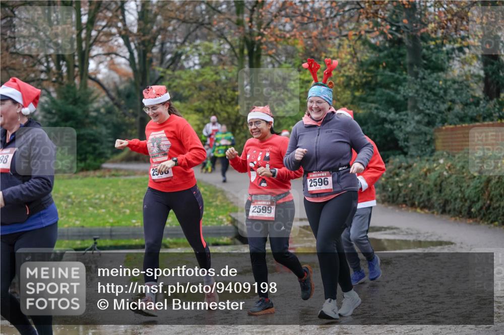 07.12.2025 - St. Pauli X-Mass-Run No. 15 Michael Burmester http://msf.ph/oto/9409198 07.12.2025 11:27:31 Laufen 98, 2566, 2599, 15, 2596 meine-sportfotos.de