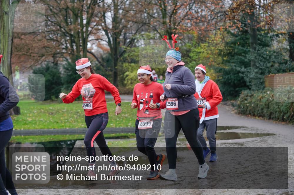 07.12.2025 - St. Pauli X-Mass-Run No. 15 Michael Burmester http://msf.ph/oto/9409210 07.12.2025 11:27:31 Laufen 2598, 2599, 2596, 1333 meine-sportfotos.de