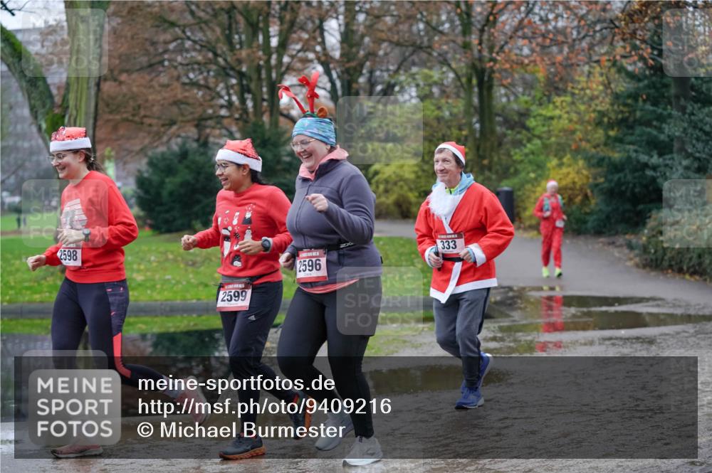 07.12.2025 - St. Pauli X-Mass-Run No. 15 Michael Burmester http://msf.ph/oto/9409216 07.12.2025 11:27:32 Laufen 2598, 2599, 2596, 333 meine-sportfotos.de
