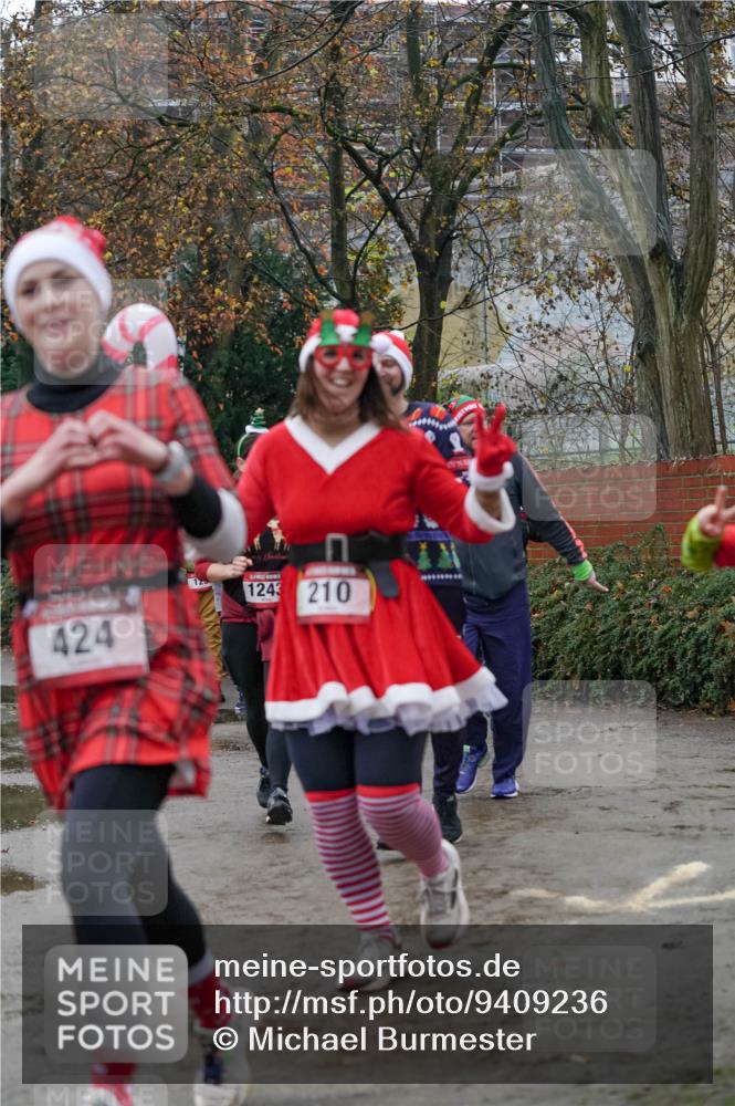 07.12.2025 - St. Pauli X-Mass-Run No. 15 Michael Burmester http://msf.ph/oto/9409236 07.12.2025 09:45:16 Laufen 1243, 210, 424 meine-sportfotos.de