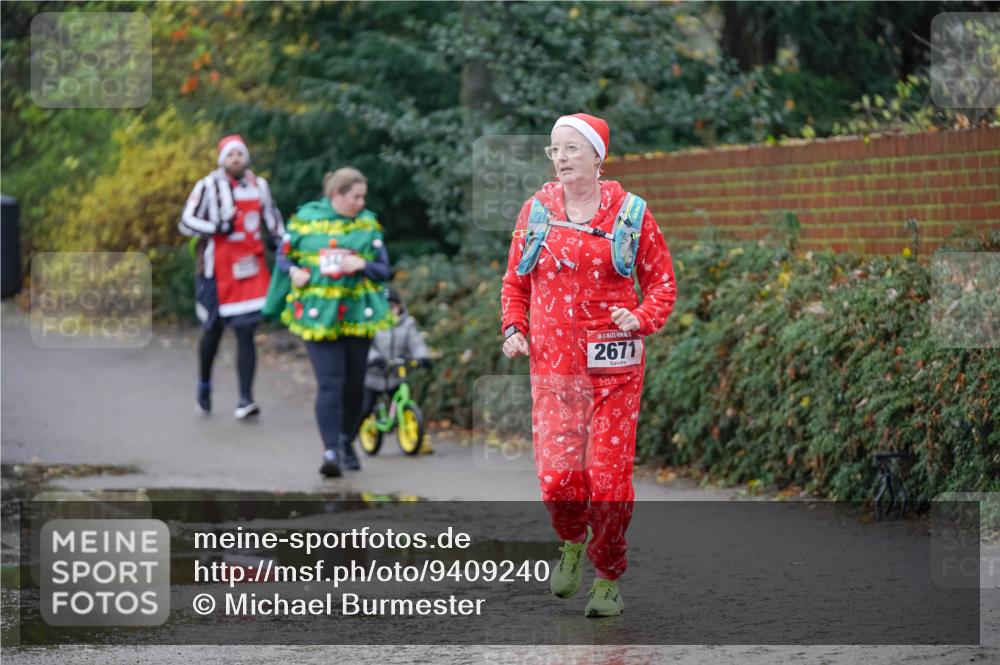 07.12.2025 - St. Pauli X-Mass-Run No. 15 Michael Burmester http://msf.ph/oto/9409240 07.12.2025 11:27:38 Laufen 4, 2671 meine-sportfotos.de