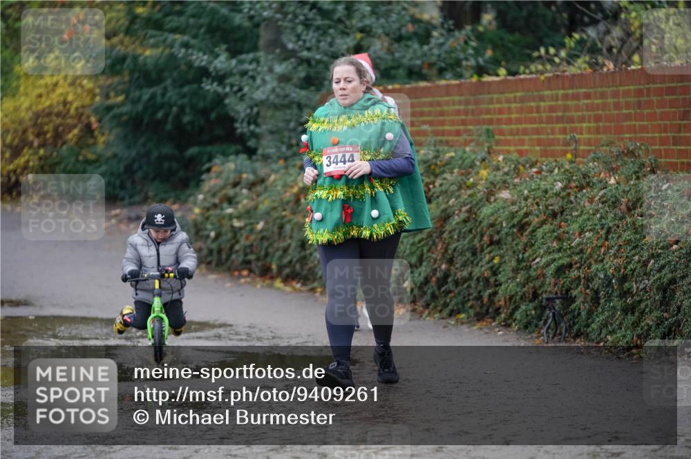 07.12.2025 - St. Pauli X-Mass-Run No. 15 Michael Burmester http://msf.ph/oto/9409261 07.12.2025 11:27:42 Laufen 3444 meine-sportfotos.de