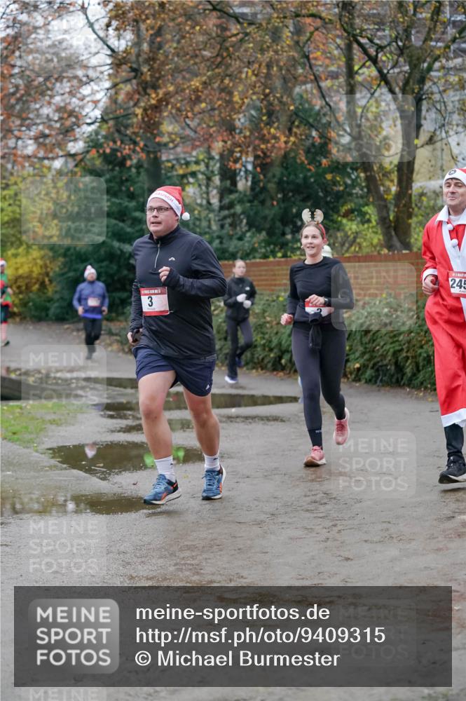 07.12.2025 - St. Pauli X-Mass-Run No. 15 Michael Burmester http://msf.ph/oto/9409315 07.12.2025 09:45:25 Laufen 3, 245 meine-sportfotos.de