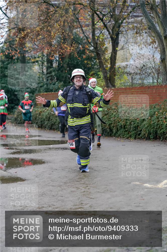 07.12.2025 - St. Pauli X-Mass-Run No. 15 Michael Burmester http://msf.ph/oto/9409333 07.12.2025 09:45:28 Laufen 3172, 156 meine-sportfotos.de