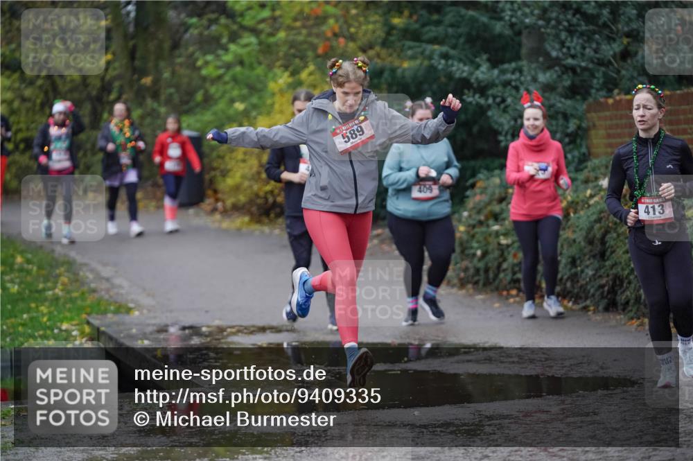 07.12.2025 - St. Pauli X-Mass-Run No. 15 Michael Burmester http://msf.ph/oto/9409335 07.12.2025 11:27:57 Laufen 589, 409, 413 meine-sportfotos.de