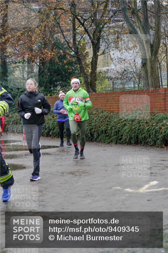 07.12.2025 - St. Pauli X-Mass-Run No. 15 Michael Burmester http://msf.ph/oto/9409345 07.12.2025 09:45:29 Laufen 72, 1291 meine-sportfotos.de