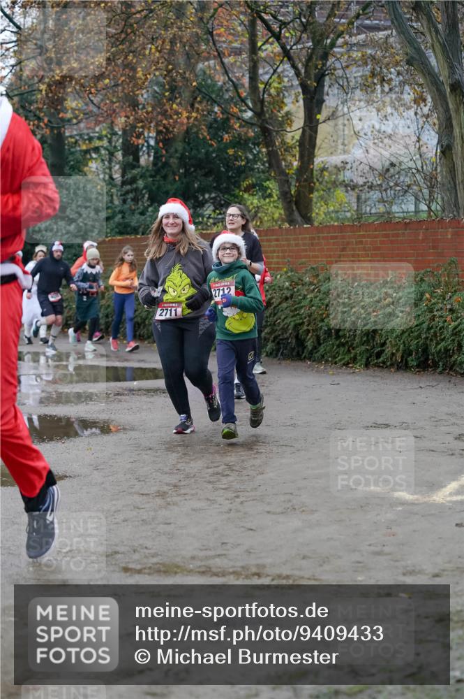 07.12.2025 - St. Pauli X-Mass-Run No. 15 Michael Burmester http://msf.ph/oto/9409433 07.12.2025 09:45:38 Laufen 2711, 2712 meine-sportfotos.de