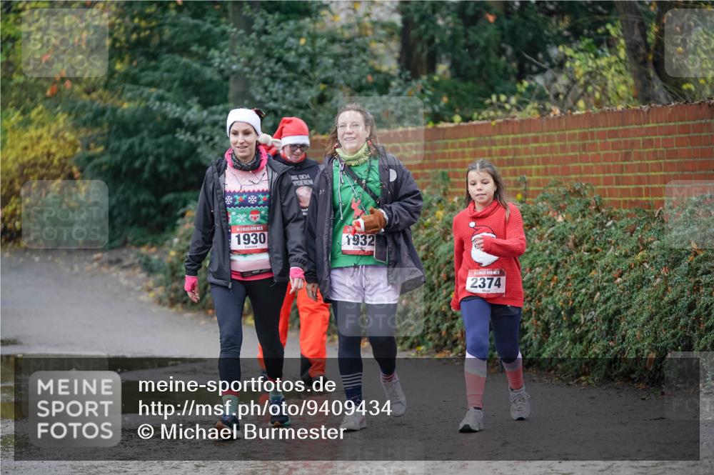 07.12.2025 - St. Pauli X-Mass-Run No. 15 Michael Burmester http://msf.ph/oto/9409434 07.12.2025 11:28:11 Laufen 1930, 1932, 15, 2374 meine-sportfotos.de