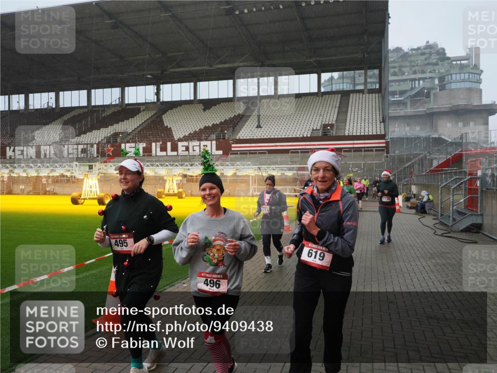 07.12.2025 - St. Pauli X-Mass-Run No. 15 Fabian Wolf http://msf.ph/oto/9409438 07.12.2025 11:09:04 Ziel 335, 338, 341, 495, 496, 619, 1136, 1138, 1140, 1205, 1211, 1502, 1511, 1574, 2070, 2879, 2898 meine-sportfotos.de