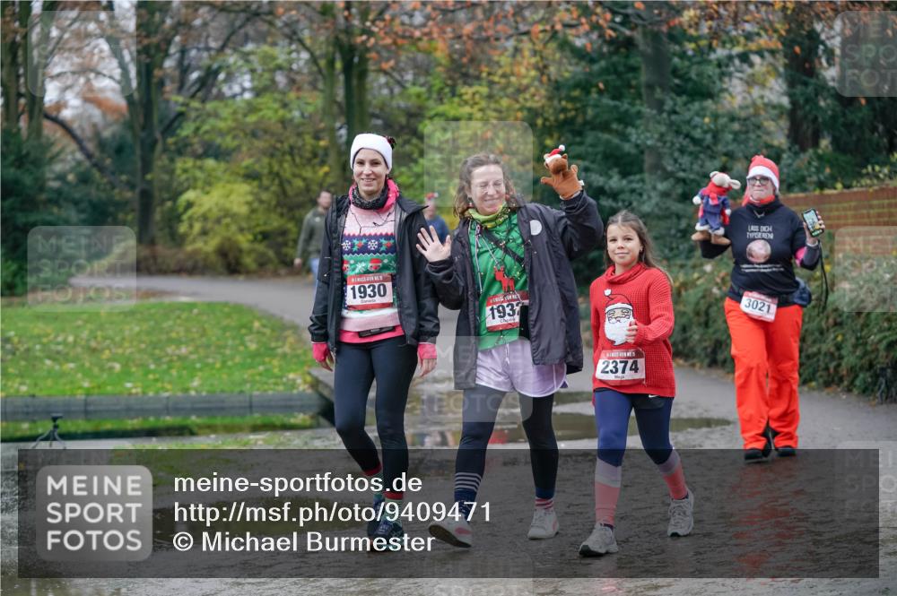07.12.2025 - St. Pauli X-Mass-Run No. 15 Michael Burmester http://msf.ph/oto/9409471 07.12.2025 11:28:13 Laufen 1930, 1937, 2374, 3021 meine-sportfotos.de