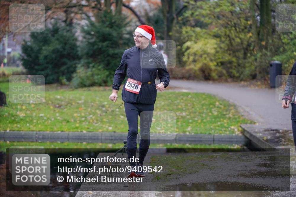 07.12.2025 - St. Pauli X-Mass-Run No. 15 Michael Burmester http://msf.ph/oto/9409542 07.12.2025 11:28:21 Laufen 31, 2826 meine-sportfotos.de