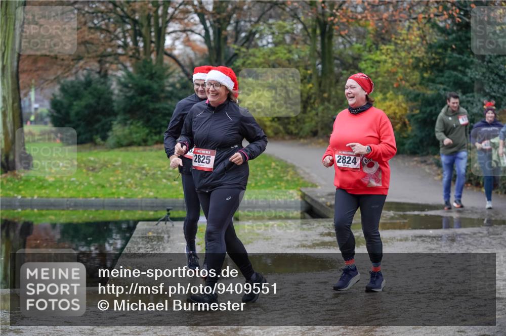 07.12.2025 - St. Pauli X-Mass-Run No. 15 Michael Burmester http://msf.ph/oto/9409551 07.12.2025 11:28:22 Laufen 2825, 2824 meine-sportfotos.de