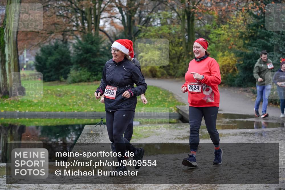 07.12.2025 - St. Pauli X-Mass-Run No. 15 Michael Burmester http://msf.ph/oto/9409554 07.12.2025 11:28:23 Laufen 2825, 2824 meine-sportfotos.de