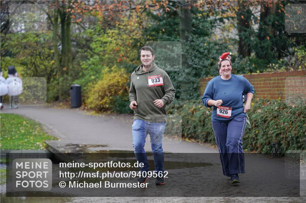 07.12.2025 - St. Pauli X-Mass-Run No. 15 Michael Burmester http://msf.ph/oto/9409562 07.12.2025 11:28:25 Laufen 933, 926 meine-sportfotos.de