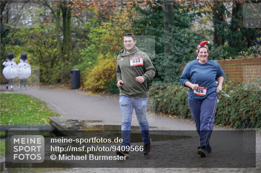 07.12.2025 - St. Pauli X-Mass-Run No. 15 Michael Burmester http://msf.ph/oto/9409566 07.12.2025 11:28:25 Laufen 933, 926 meine-sportfotos.de