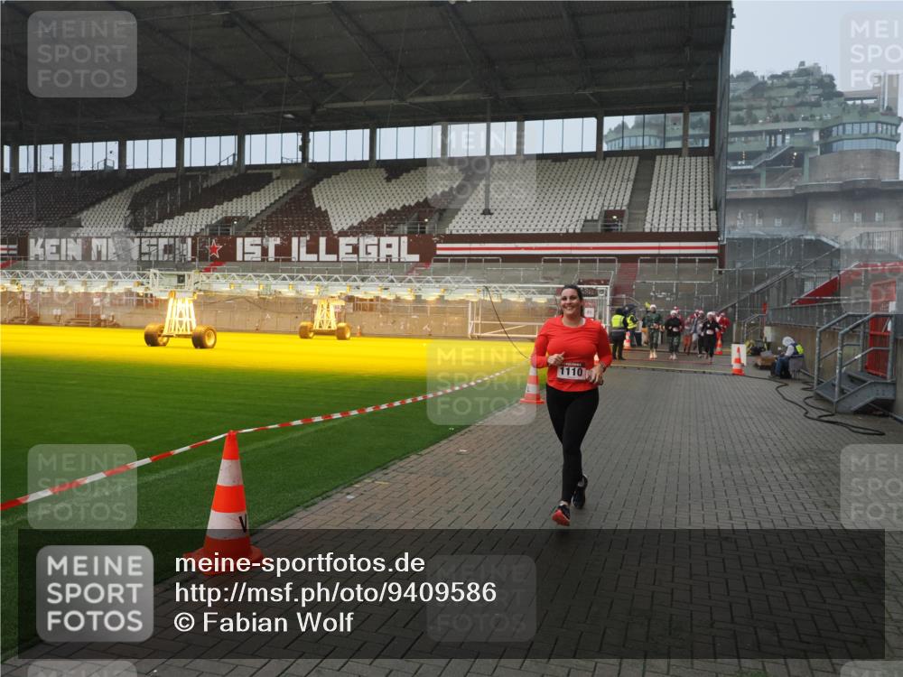 07.12.2025 - St. Pauli X-Mass-Run No. 15 Fabian Wolf http://msf.ph/oto/9409586 07.12.2025 11:09:20 Ziel 44, 51, 558, 1110, 1260, 1463, 1477, 1574, 1641 meine-sportfotos.de