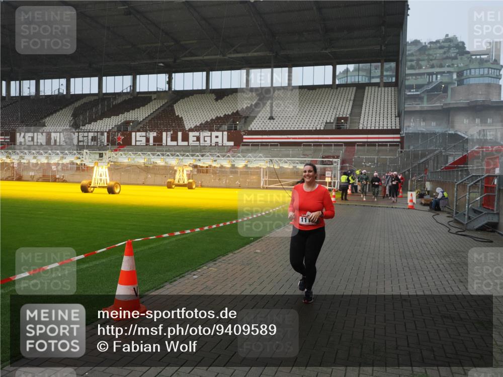 07.12.2025 - St. Pauli X-Mass-Run No. 15 Fabian Wolf http://msf.ph/oto/9409589 07.12.2025 11:09:20 Ziel 44, 51, 558, 1110, 1260, 1463, 1477, 1574, 1641 meine-sportfotos.de