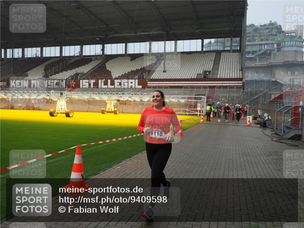 07.12.2025 - St. Pauli X-Mass-Run No. 15 Fabian Wolf http://msf.ph/oto/9409598 07.12.2025 11:09:20 Ziel 44, 51, 558, 1110, 1260, 1463, 1477, 1574, 1641 meine-sportfotos.de