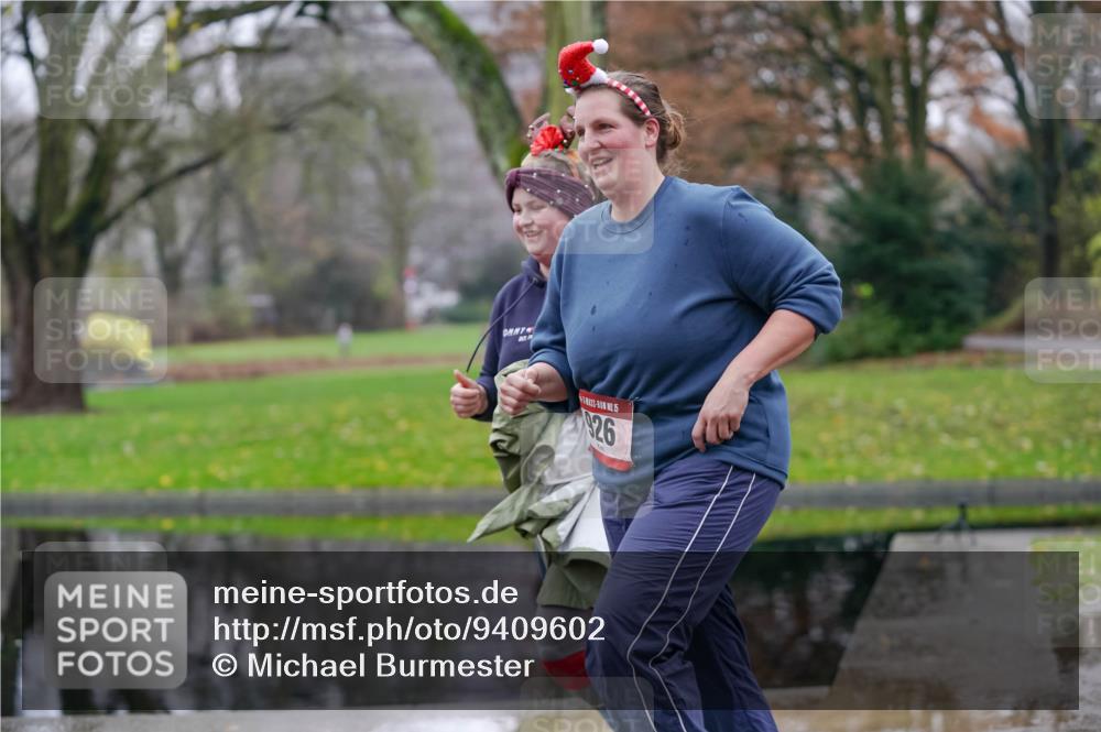 07.12.2025 - St. Pauli X-Mass-Run No. 15 Michael Burmester http://msf.ph/oto/9409602 07.12.2025 11:28:28 Laufen 5, 26 meine-sportfotos.de