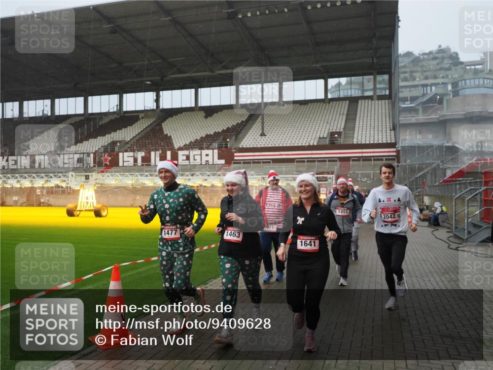 07.12.2025 - St. Pauli X-Mass-Run No. 15 Fabian Wolf http://msf.ph/oto/9409628 07.12.2025 11:09:29 Ziel 59, 66, 266, 330, 971, 1084, 1110, 1463, 1477, 1641, 1851, 1870, 1945, 1974, 2042, 3151, 4190, 4191 meine-sportfotos.de