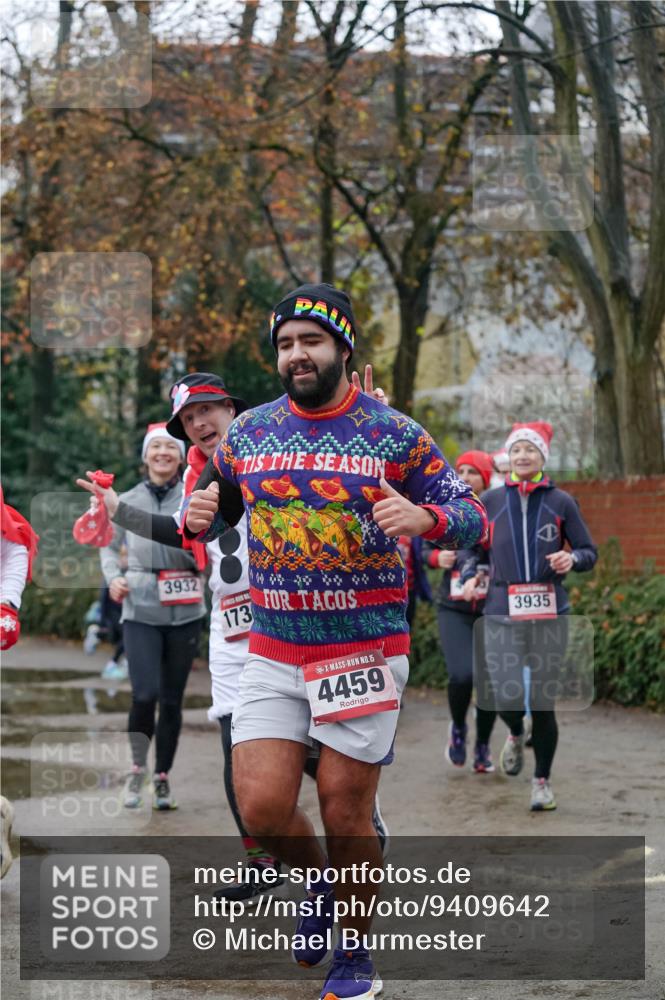 07.12.2025 - St. Pauli X-Mass-Run No. 15 Michael Burmester http://msf.ph/oto/9409642 07.12.2025 09:45:59 Laufen 3932, 173, 15, 4459, 3935 meine-sportfotos.de