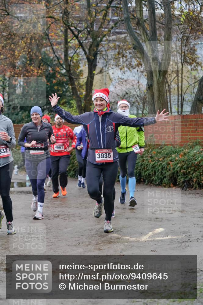 07.12.2025 - St. Pauli X-Mass-Run No. 15 Michael Burmester http://msf.ph/oto/9409645 07.12.2025 09:46:00 Laufen 32, 4661, 5, 3935, 367 meine-sportfotos.de