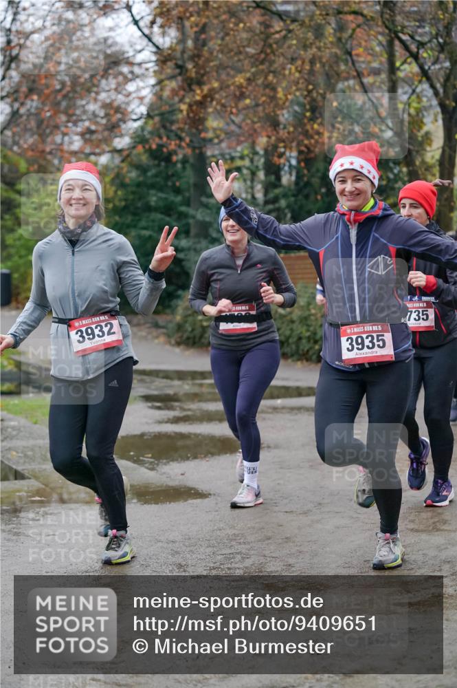 07.12.2025 - St. Pauli X-Mass-Run No. 15 Michael Burmester http://msf.ph/oto/9409651 07.12.2025 09:46:01 Laufen 3932, 15, 3935, 15, 735 meine-sportfotos.de